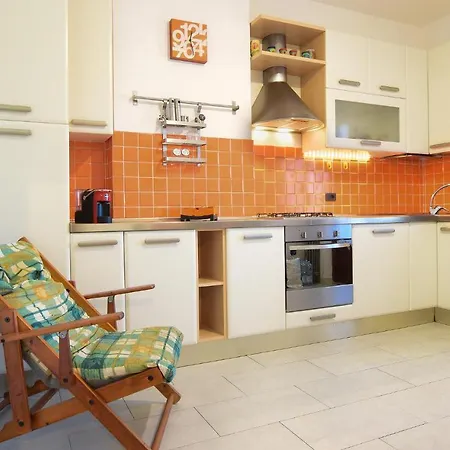 アパート 2 Bedroom Amazing In フォッローニカ