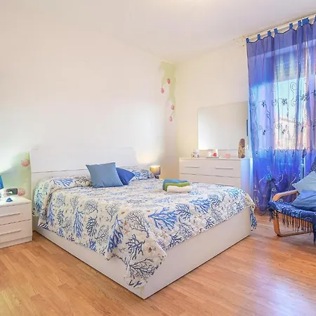 2 Bedroom Amazing In Apartment Follonica