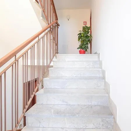 2 Bedroom Amazing In フォッローニカ